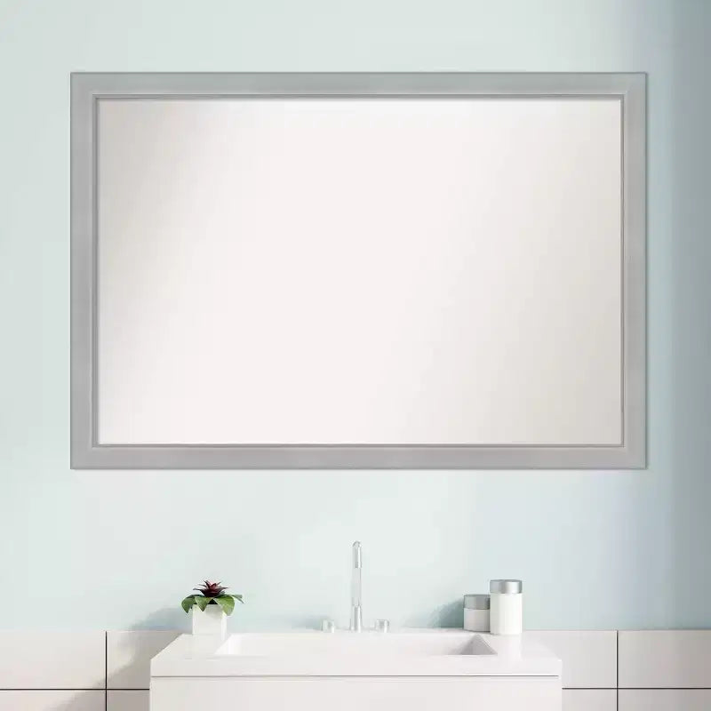 Amanti Art Miroir mural de salle de bain étroit non biseauté Vista de 39 po x 27 po en nickel brossé : rectangulaire, moderne, à fixation murale, quincaillerie incluse