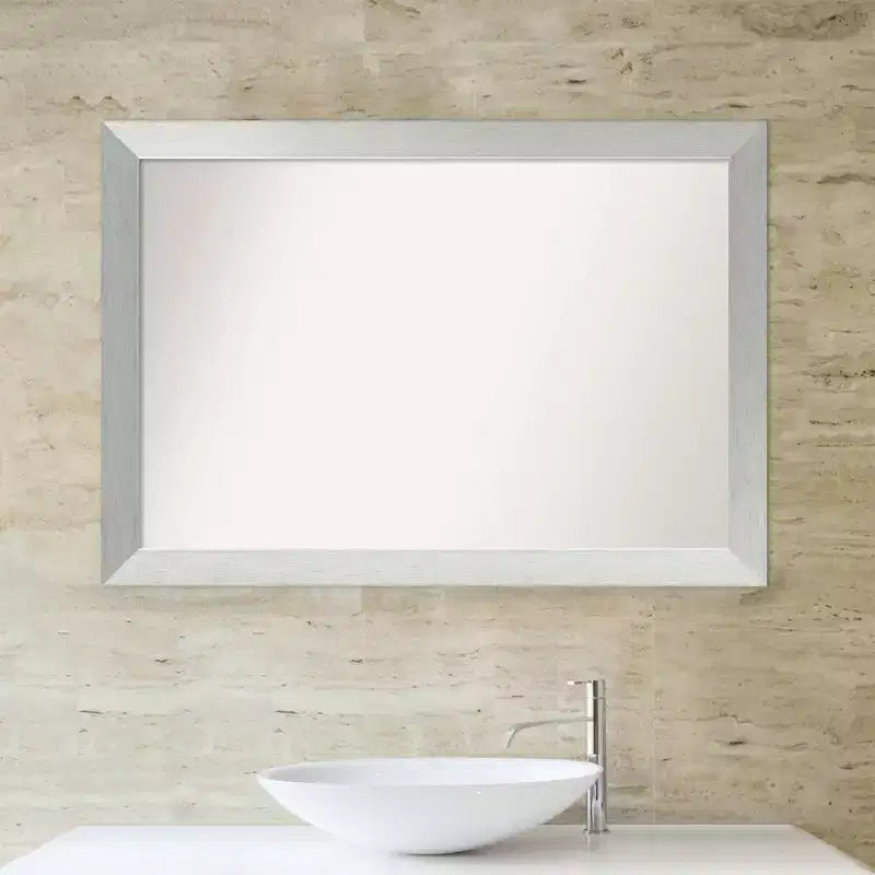 Miroir mural de salle de bain en bois non biseauté 40" x 28" Argent Sterling Brossé - Amanti Art : Moderne, Rectangulaire, Mural