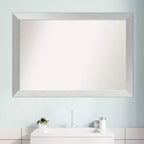 Miroir mural de salle de bain en bois non biseauté 40" x 28" Argent Sterling Brossé - Amanti Art : Moderne, Rectangulaire, Mural