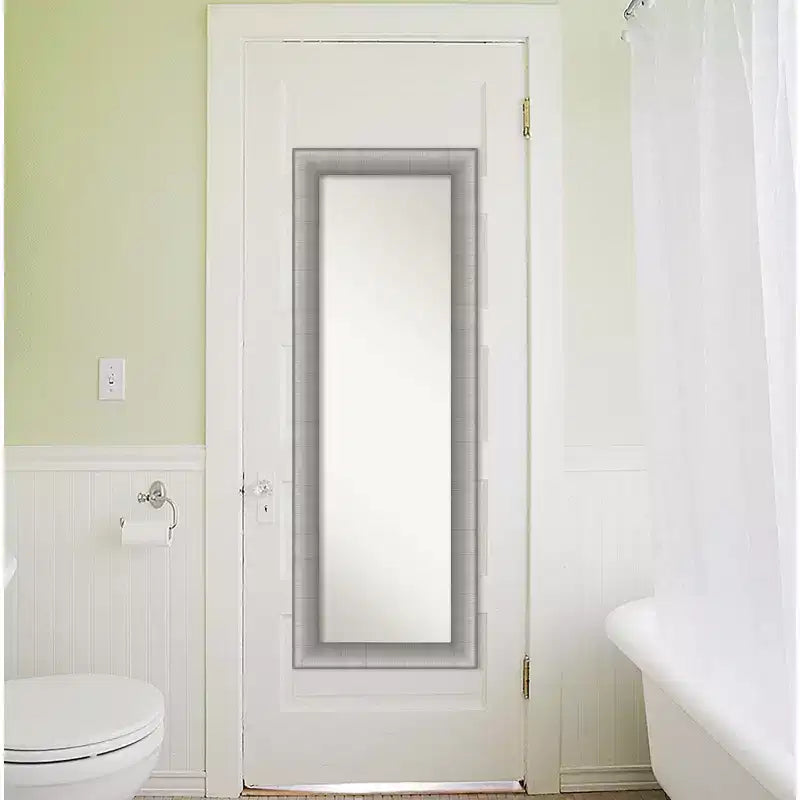 Miroir de porte pleine longueur élégant en étain brossé sans biseau de 19 x 53 po - Amanti Art