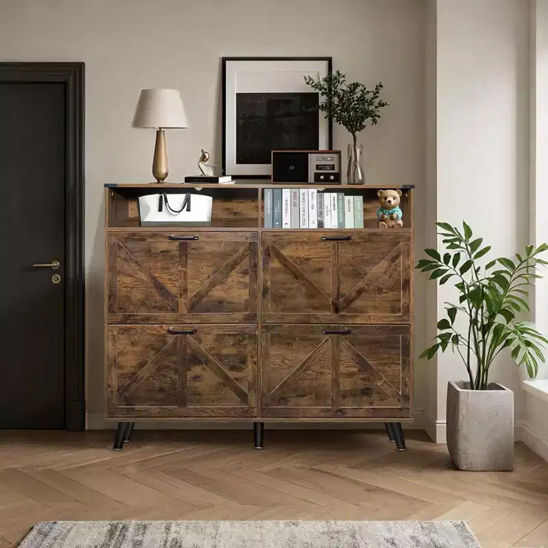 Meuble à chaussures de style campagnard avec 4 tiroirs basculants et portes de grange