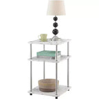 Table d'appoint à trois niveaux Belmont avec pieds en acier inoxydable, étagères ouvertes en aggloméré, design contemporain moderne et élégant