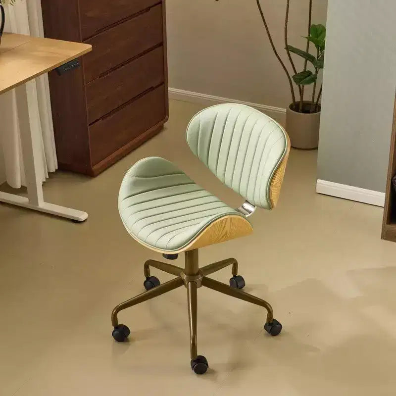 Karl Home | Chaise de bureau courbée en PU avec piètement bronze antique