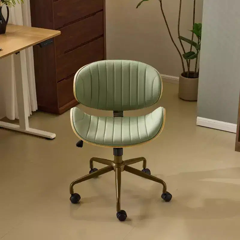Karl Home | Chaise de bureau courbée en PU avec piètement bronze antique