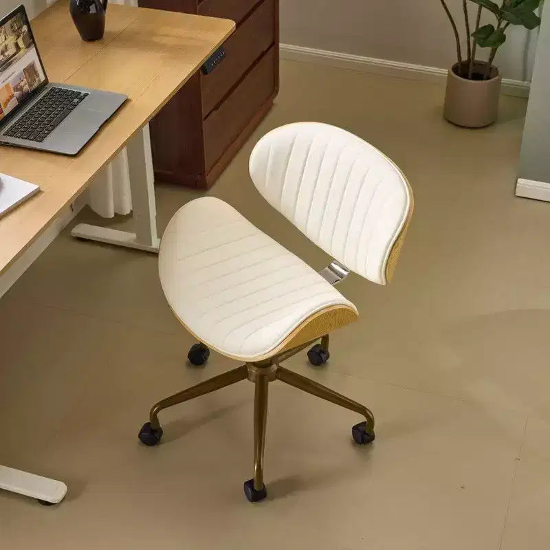 Karl Home | Chaise de bureau courbée en PU avec piètement bronze antique