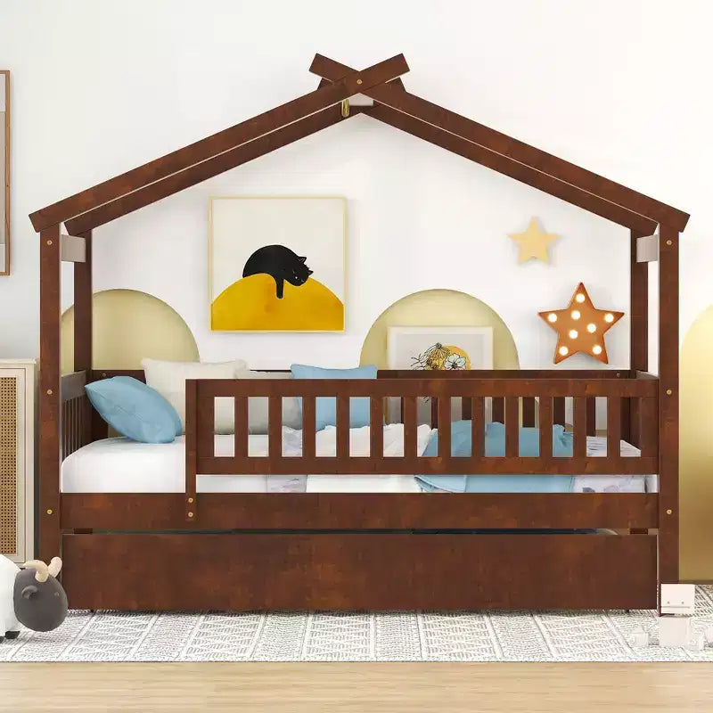 Lit cabane Bellemave une place avec lit gigogne, lit de style Montessori avec garde-corps pour enfants, garçons, filles, marron