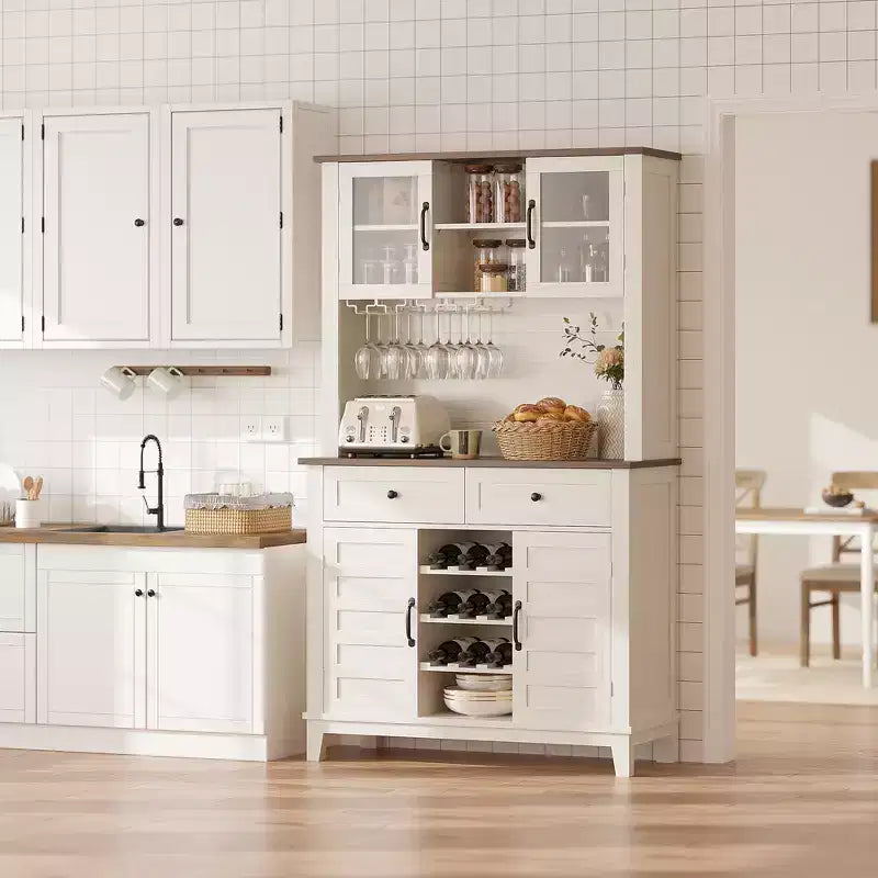 Meuble de bar à café de ferme de 183 cm avec 4 portes, 2 tiroirs, casier à verres à vin et étagères de rangement, blanc