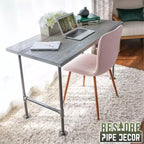 Bureau en bois massif gris Riverstone avec piètement en tuyaux industriels