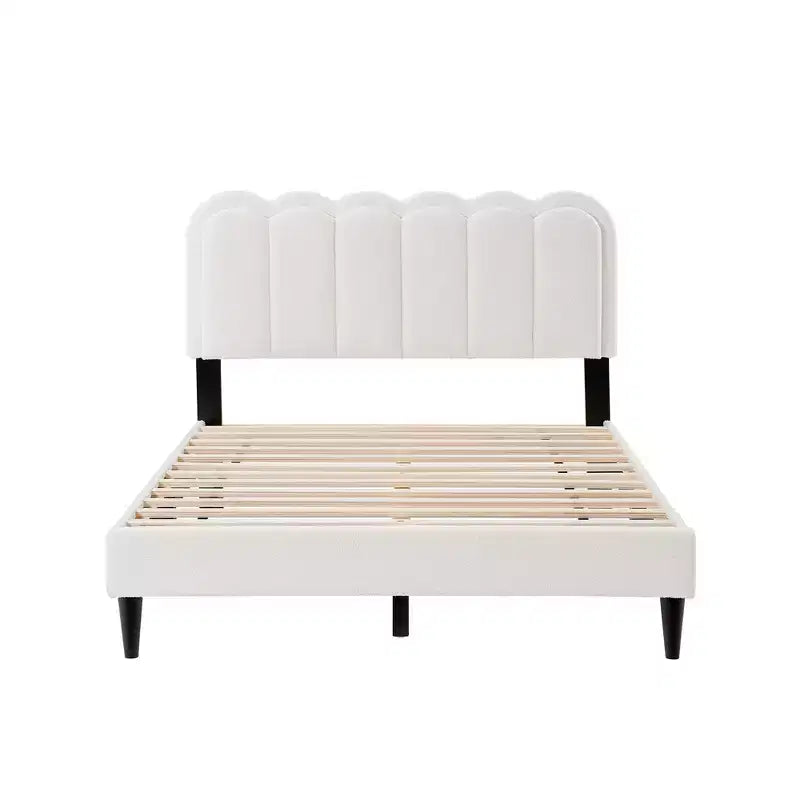 Lit avec tête de lit crème et pétales, cadre de lit rembourré en bouclé doux avec éclairage d'ambiance, taille double/grand (Full/Queen) - ModernLuxe