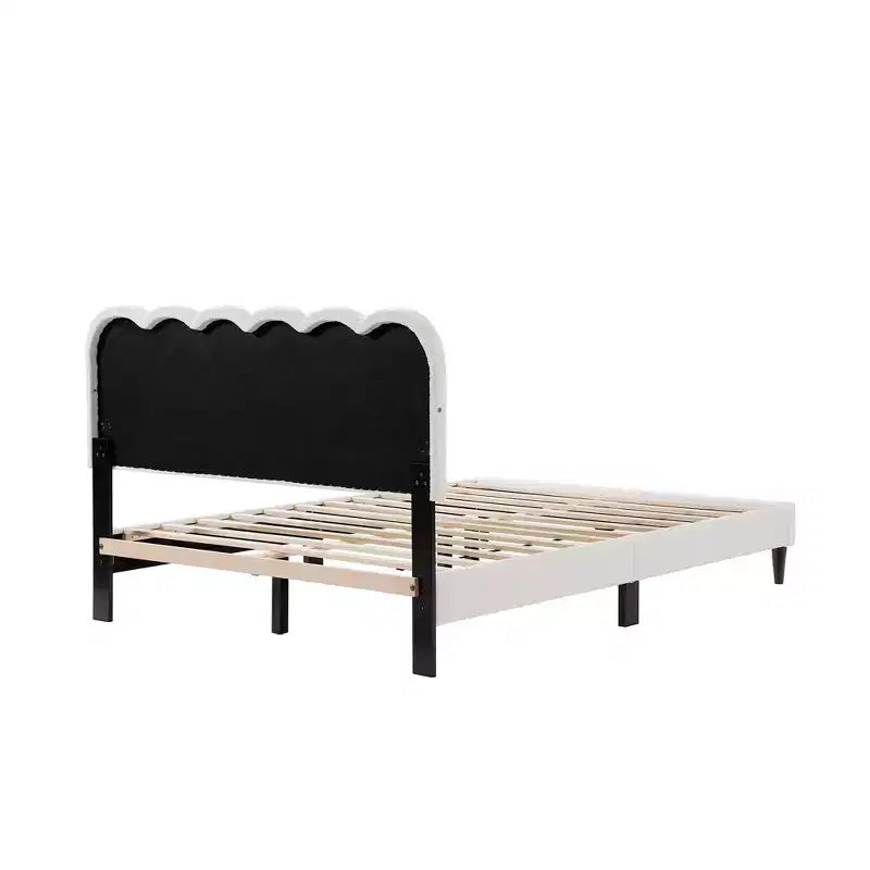 Lit avec tête de lit crème et pétales, cadre de lit rembourré en bouclé doux avec éclairage d'ambiance, taille double/grand (Full/Queen) - ModernLuxe