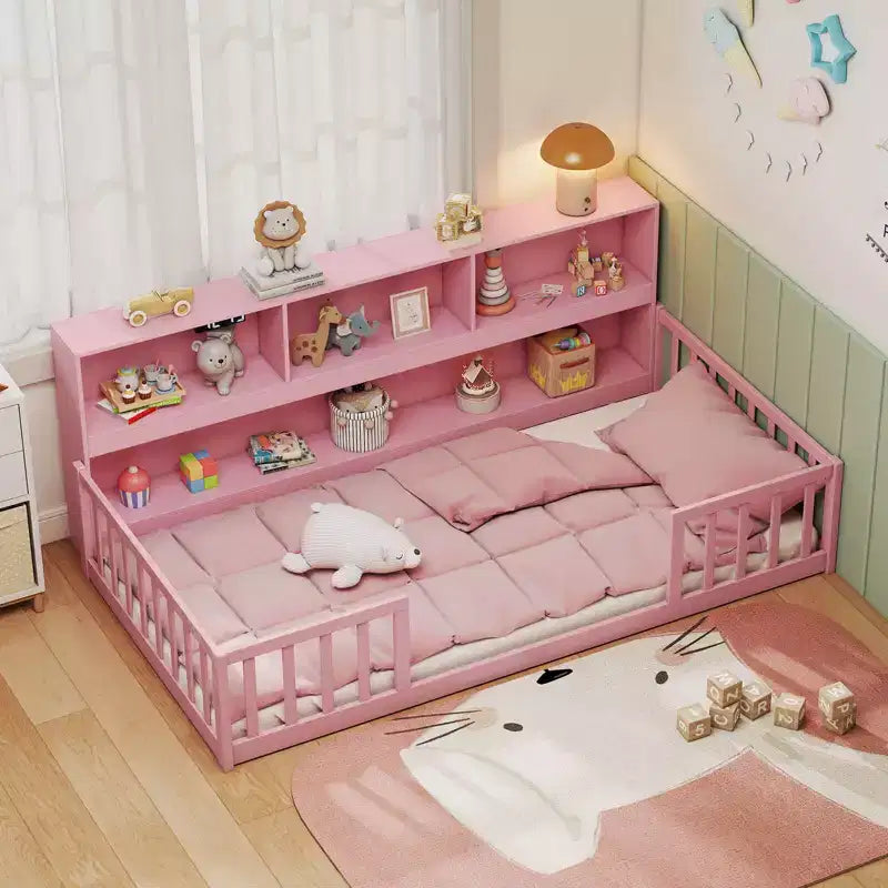 Lit au sol Montessori une place Costway avec étagères de rangement et barrières de sécurité Rose/Naturel/Blanc/Gris