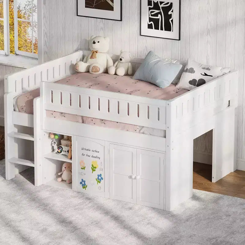 Lit mezzanine Whisen de taille standard avec armoire de rangement et tableau noir, peu encombrant et élégant