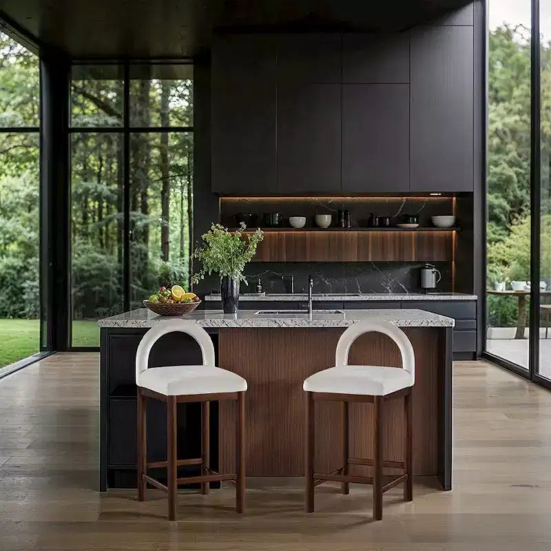 Meridian Furniture, Tabouret de comptoir en velours Conrad