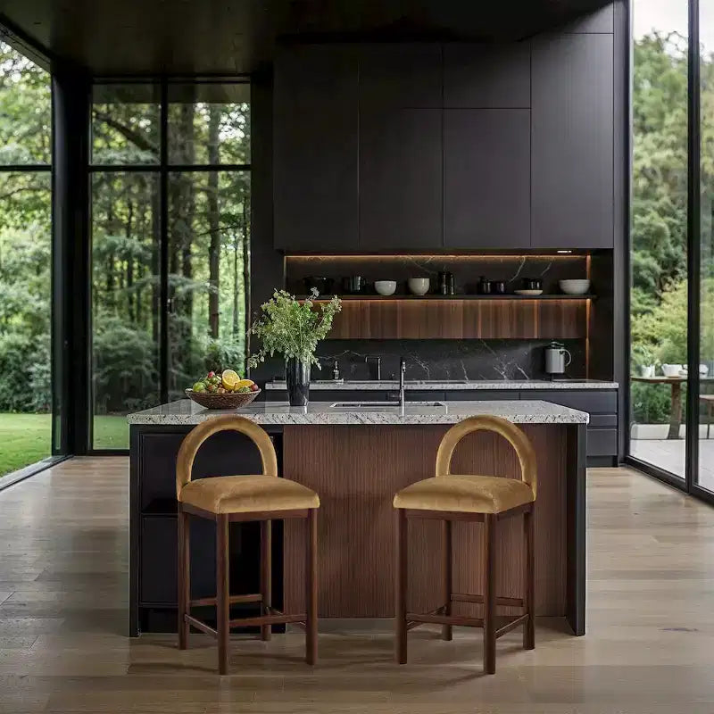 Meridian Furniture, Tabouret de comptoir en velours Conrad