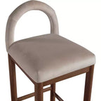 Meridian Furniture, Tabouret de comptoir en velours Conrad