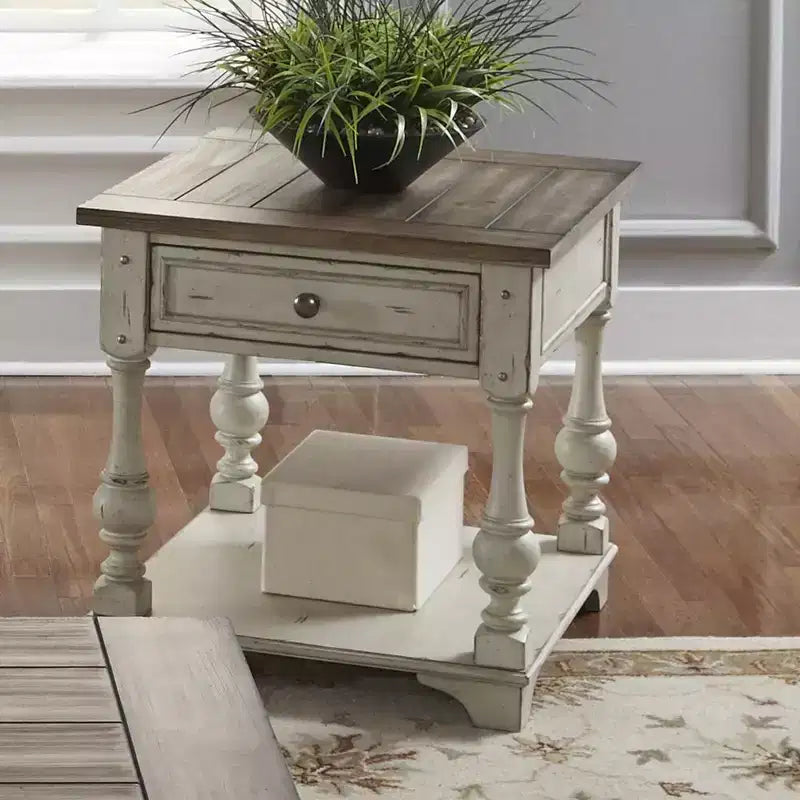 Table d'appoint Liberty Furniture, Morgan Creek, blanc antique avec accents tabac brossé