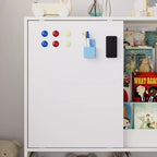 Famapy Étagère de Rangement Blanche pour Enfants Meuble de Rangement Jouets Porte Coulissante + Bacs Roulants + Étagères Multi-Niveaux