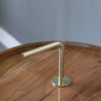 GDFStudio Annisa Table d'appoint moderne du milieu du siècle en bois et métal avec pieds inclinés