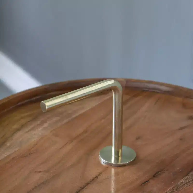 GDFStudio Annisa Table d'appoint moderne du milieu du siècle en bois et métal avec pieds inclinés