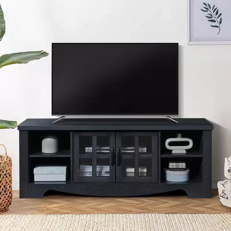 Meuble TV en bois AndMakers de 132,08 cm avec 1 armoire de rangement vitrée pour téléviseurs jusqu'à 152,4 cm.