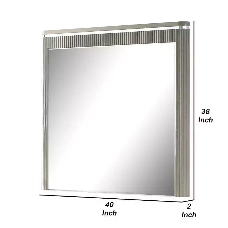Miroir de commode Royal Hampton, bois gris clair 38 pouces, design cannelé, accents argentés