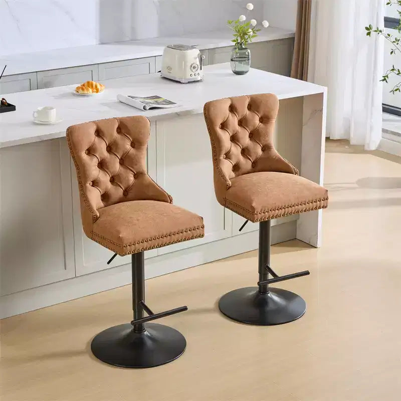 Lot de 2 tabourets de bar, tabourets de comptoir pivotants modernes rembourrés avec dossier capitonné, garniture cloutée et hauteur réglable de 66 à 84 cm pour la cuisine