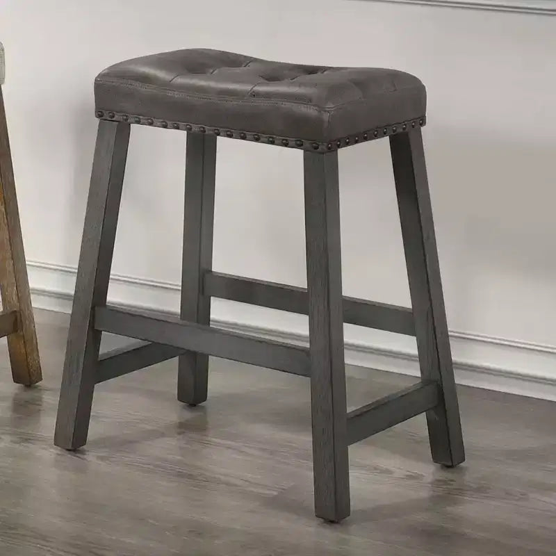Lot de 2 tabourets de comptoir Okak 25 pouces, tabourets de bar rustiques sans dossier avec assise en cuir et finition vieillie, sièges de ferme peu encombrants