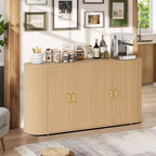 Buffet de 63 pouces, design moderne avec façades cannelées, étagères réglables et pieds en bois durable, console à café finition chêne pour salon et cuisine