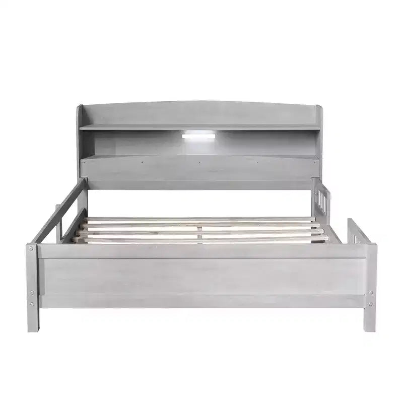 Lit plateforme grand format avec lumière LED intégrée et étagères de rangement dans la tête de lit, cadre de lit plateforme avec barrière de sécurité, aucun sommier tapissier requis
