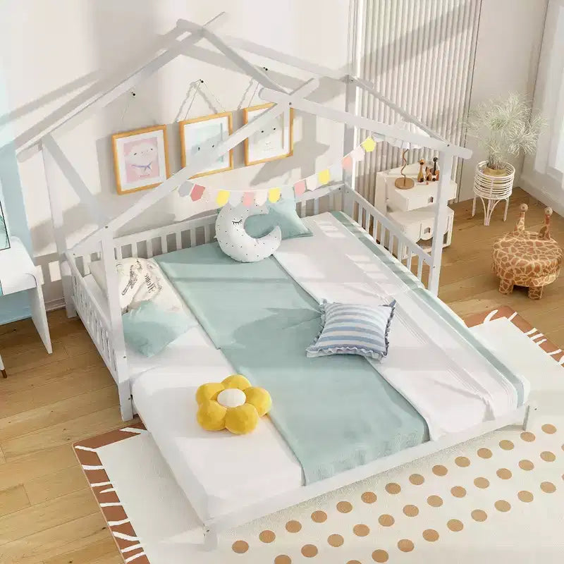 Lit cabane en bois Costway, convertible de taille simple à très grand, avec barrières de sécurité et toit décoratif