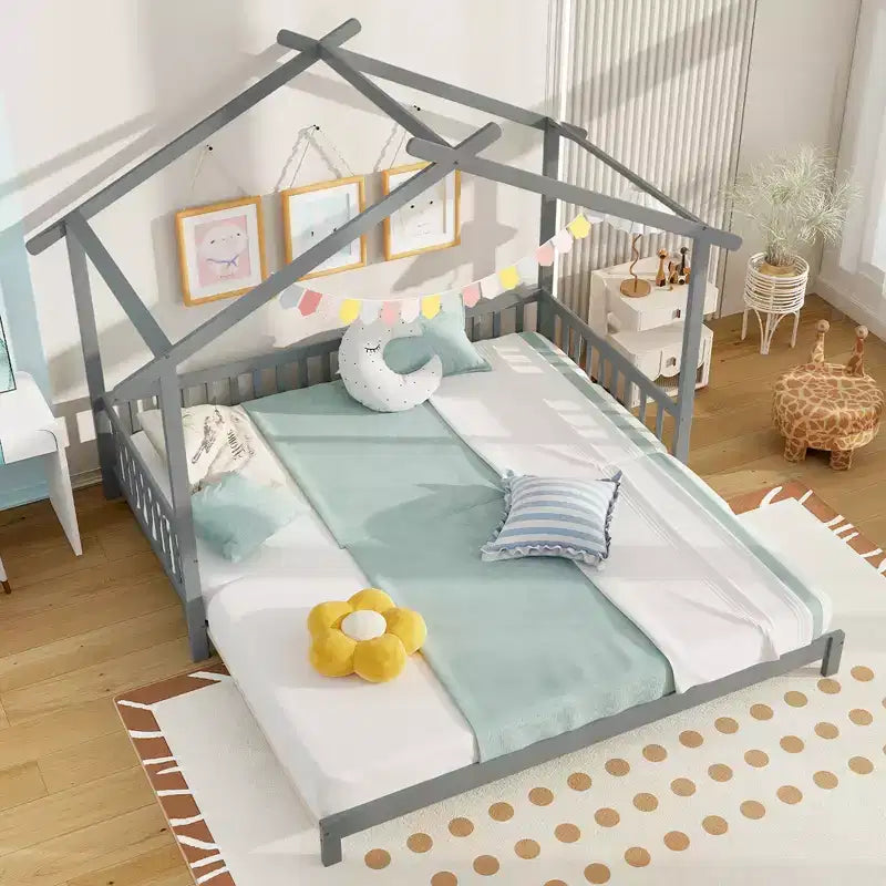 Lit cabane en bois Costway, convertible de taille simple à très grand, avec barrières de sécurité et toit décoratif