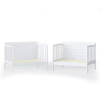 Lit convertible 2 en 1 Costway, meuble pour enfant, berceau pour tout-petit avec 2 barrières de sécurité latérales, blanc/marron
