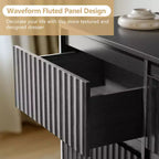 Commode 6 tiroirs KOLIGEY 119 cm de large avec panneaux cannelés ondulés