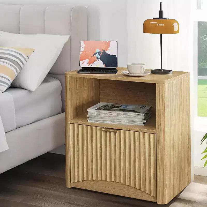 Table de chevet en chêne de 23 pouces, surface imperméable, avec tiroir et rangement, table d'appoint cannelée moderne du milieu du siècle