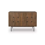 Meuble d'appoint Signature Design by Ashley Juddins, console de rangement en bois de manguier massif avec portes sculptées, marron