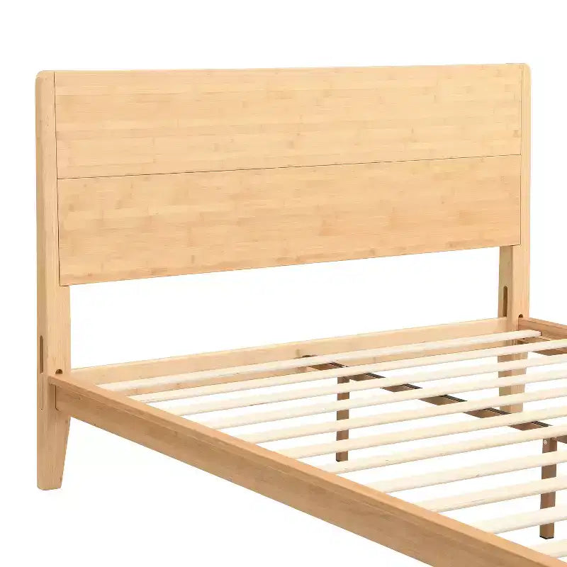 Lit Plateforme GDFStudio Ruby en Bambou de Style Mid-Century avec Sommier à Lattes en Bois et Support Métallique