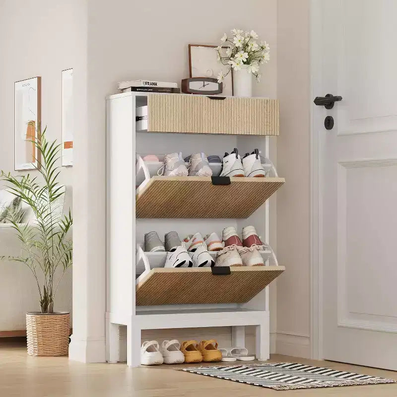 Meuble à chaussures de rangement pour entrée, organisateur de chaussures autoportant avec 2 portes battantes cannelées et 1 tiroir