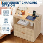 Lot de 2 tables de chevet cannelées de style campagnard - Tables d'appoint de 58,4 cm de style moderne du milieu du siècle avec station de charge (2 tiroirs, bois) pour chambre/bureau à domicile