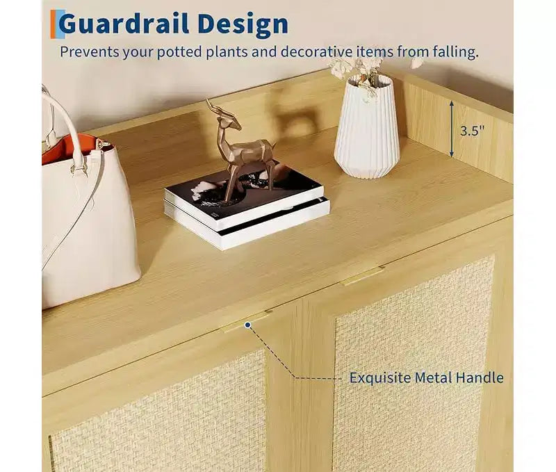 Meuble à chaussures en rotin avec portes en rotin ventilées et finition chaleureuse en grain de bois, étagères réglables pour un rangement flexible