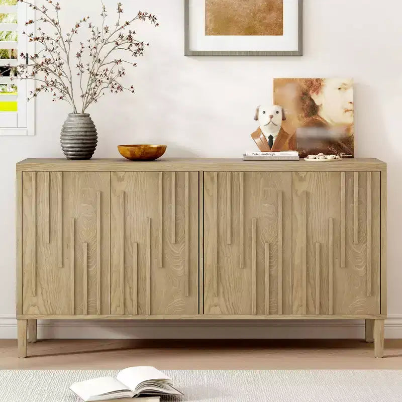 Buffet à 4 portes de 60 pouces, poignée dissimulée, buffet de rangement distinctif en placage de frêne massif, meuble TV de style ferme, couleur naturelle