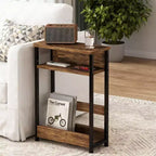 Table d'appoint industrielle étroite à 3 niveaux – Table de bout peu encombrante avec étagères de rangement et porte-revues pour salon ou chambre à coucher