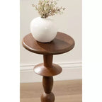 Table d'appoint Kate and Laurel Avenal, 9x9x22, Noyer Marron