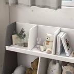 Étagère à livres et à jouets pour enfants, Étagère de rangement à 2 niveaux pour tout-petits avec 5 compartiments, Dispositif anti-basculement, Pieds en pin pour chambre d'enfant, salle de jeux, salle de classe, Gris