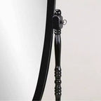 Miroir de courtoisie traditionnel de style « Black Queen Anne ». Miroir inclinable sur pied pleine longueur pour une décoration intérieure élégante