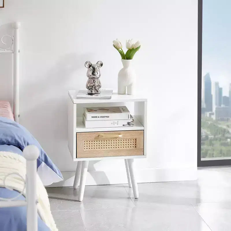 TUYOHW Table de Chevet en Rotin 40 cm avec Tiroir Tressé, Table d'Appoint avec Étagère Ouverte, Table d'appoint en Bois pour Salon, Chambre à Coucher
