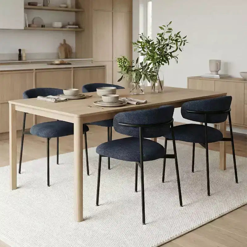 Lot de 4 Chaises de Salle à Manger Rembourrées, Chaises de Cuisine Confortables à Dossier Incurvé avec Large Assise en Tissu et Pieds en Métal Noir - Panipeachy