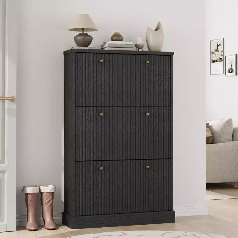 Meuble à chaussures cannelé avec 3 tiroirs basculants, meuble de rangement étroit en bois avec étagères réglables et amovibles, meuble à chaussures fin sur pied.