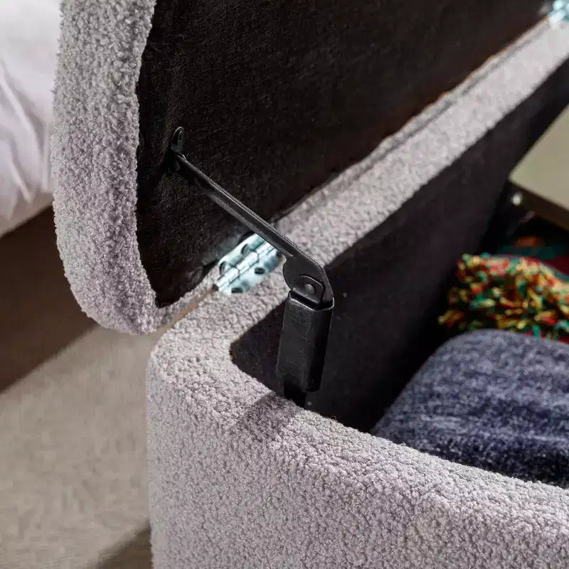Banc de rangement ottoman moderne Okak avec pieds en métal doré, banc d'entrée en fausse fourrure avec siège rembourré, banc de bout de lit pour salon