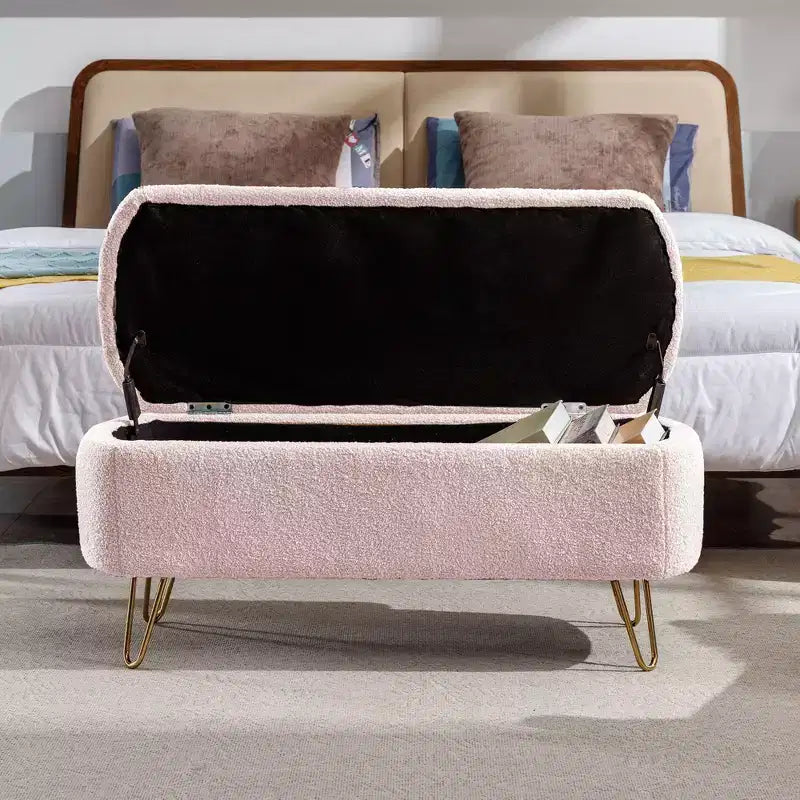 Banc de rangement ottoman moderne Okak avec pieds en métal doré, banc d'entrée en fausse fourrure avec siège rembourré, banc de bout de lit pour salon