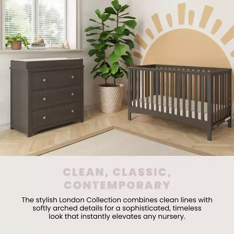 Commode 3 tiroirs Child Craft Harmony avec plateau à langer amovible, grand espace de rangement, kit anti-basculement inclus pour éviter le basculement, finition sécuritaire pour bébé